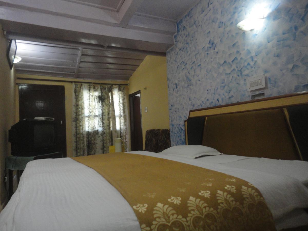 Hotel Walnut Grove Mussoorie Buitenkant foto