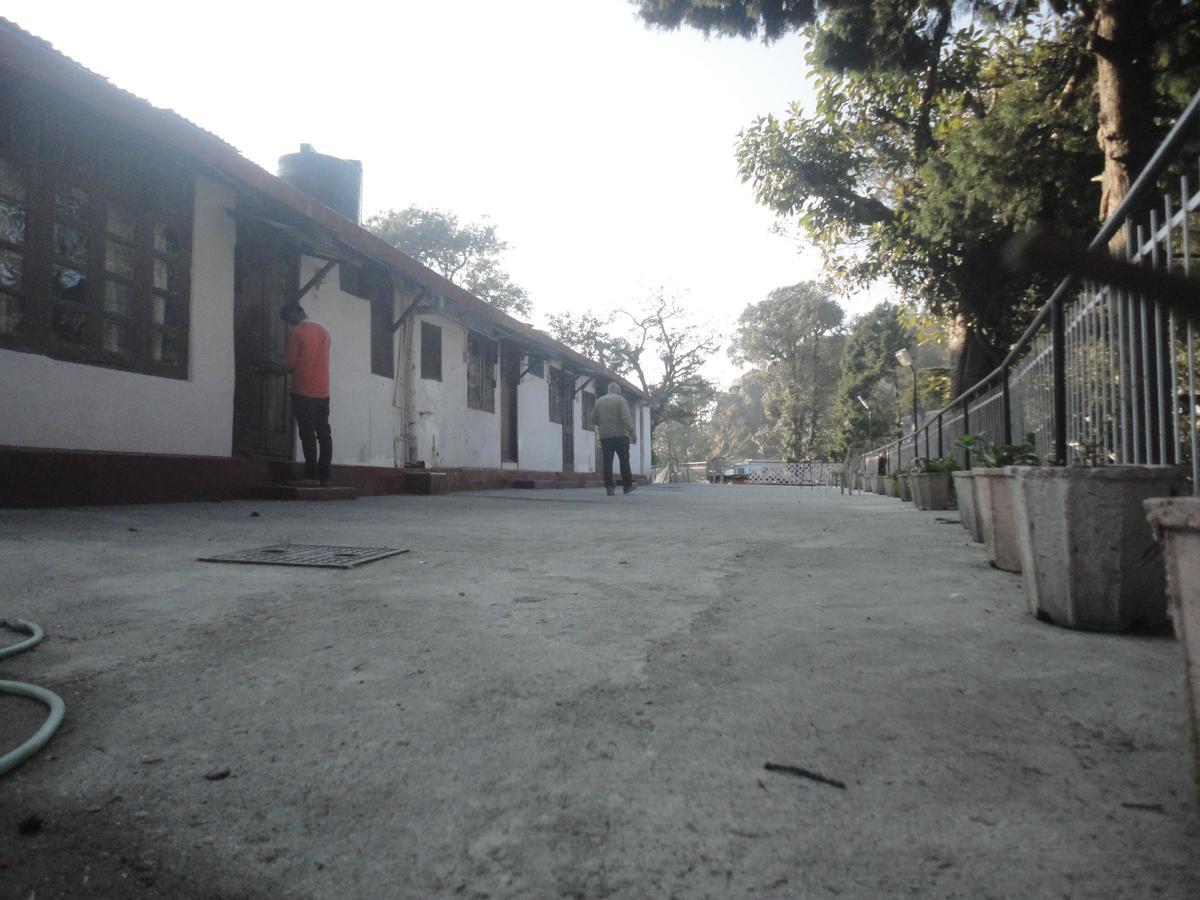 Hotel Walnut Grove Mussoorie Buitenkant foto